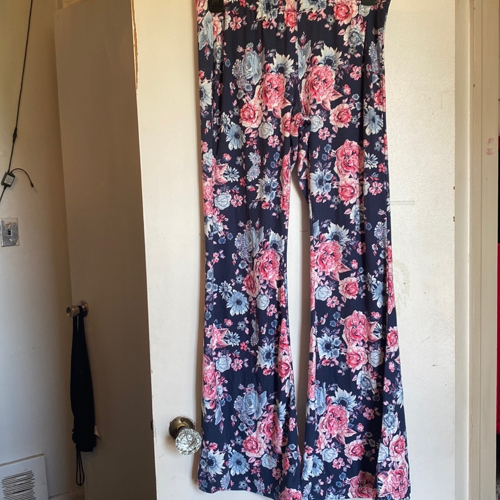 Bell bottom leggings
